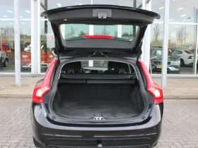 Volvo V60 T3 Momentum thumbnail 6