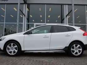 Volvo V40 Cross Country T3 Momentum thumbnail 2