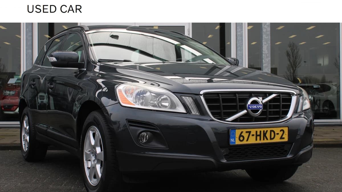 Volvo XC60 3.0 6 Cilinder! T6 AWD Momentum Youngtimer — foto 1
