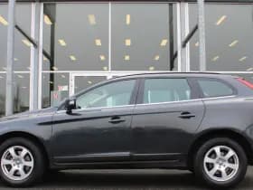 Volvo XC60 3.0 6 Cilinder! T6 AWD Momentum Youngtimer thumbnail 2