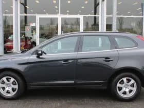 Volvo XC60 3.0 6 Cilinder! T6 AWD Momentum Youngtimer thumbnail 32