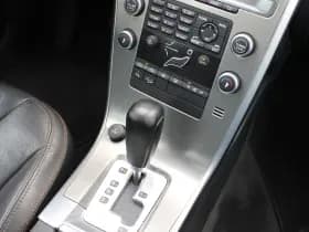 Volvo XC60 3.0 6 Cilinder! T6 AWD Momentum Youngtimer thumbnail 48