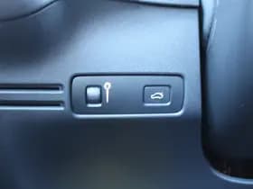 Volvo XC40 Recharge Twin Plus thumbnail 18