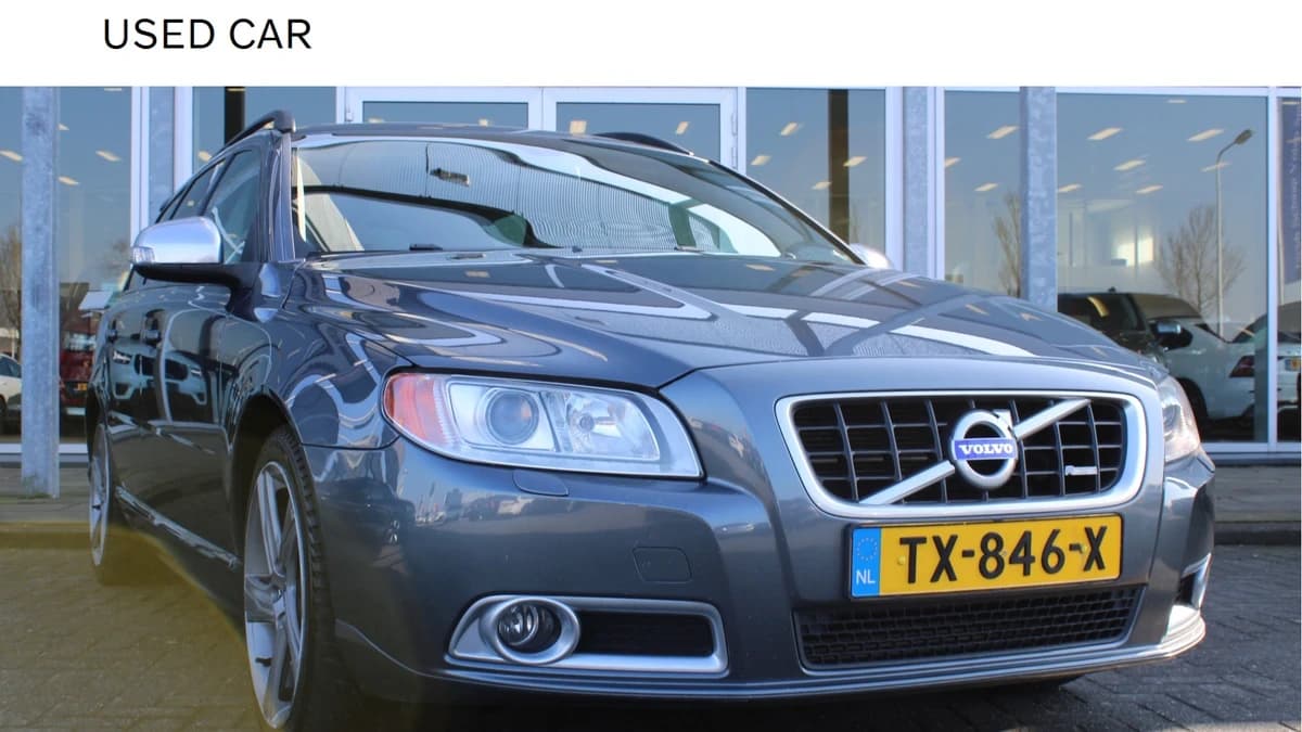Volvo V70 2.5T Momentum — foto 1