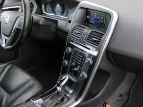 Volvo XC60 T5 FWD Summum thumbnail 44