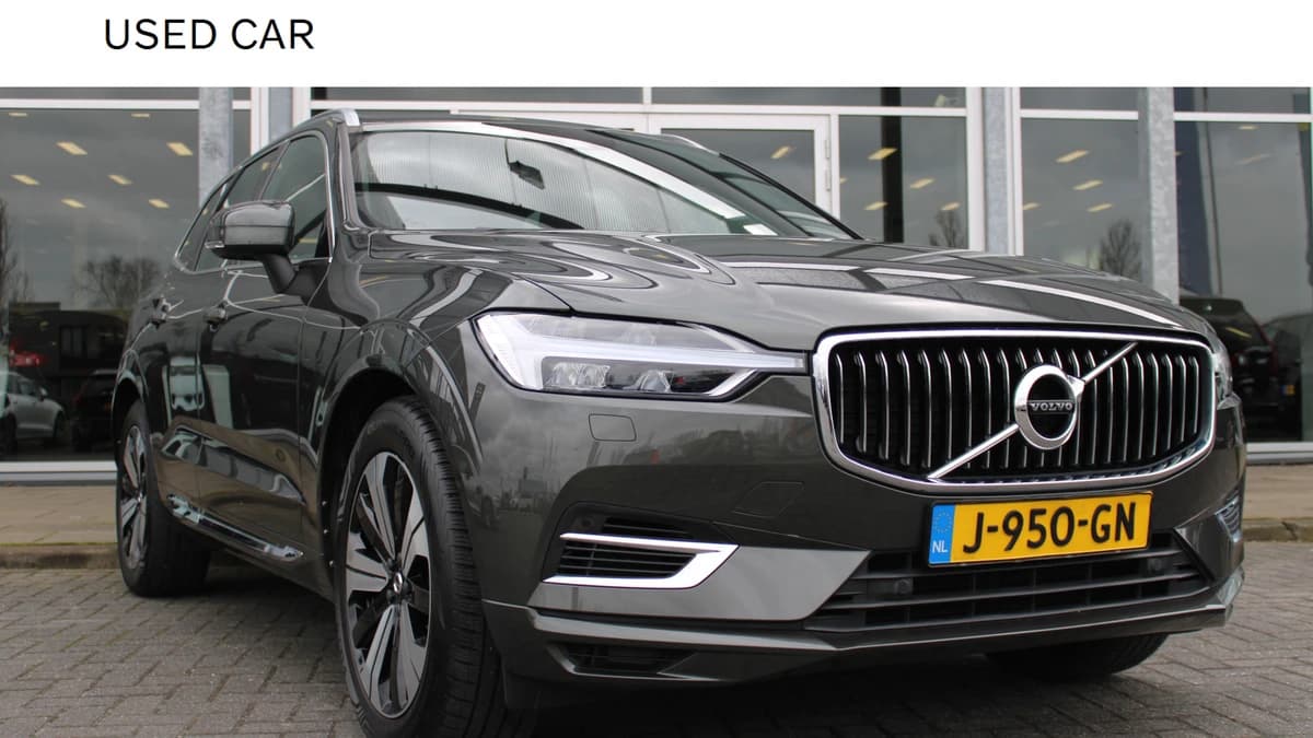 Volvo XC60 T8 Twin Engine AWD Momentum Pro — foto 1
