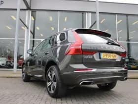 Volvo XC60 T8 Twin Engine AWD Momentum Pro thumbnail 3