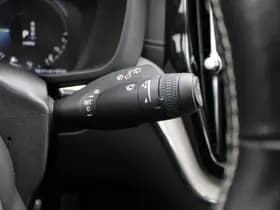 Volvo XC60 T8 Twin Engine AWD Momentum Pro thumbnail 26