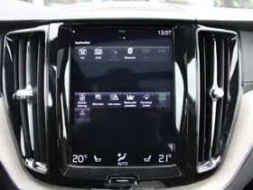 Volvo XC60 T8 Twin Engine AWD Momentum Pro thumbnail 44