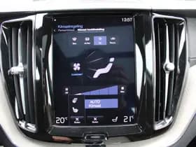 Volvo XC60 T8 Twin Engine AWD Momentum Pro thumbnail 45