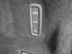 Volvo XC60 T8 Twin Engine AWD Momentum Pro thumbnail 6