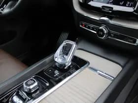 Volvo XC60 T8 Twin Engine AWD Momentum Pro thumbnail 51