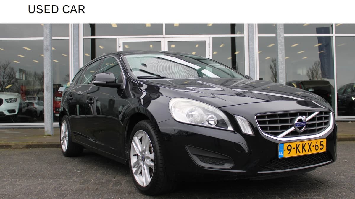 Volvo V60 T3 Automaat Momentum — foto 1