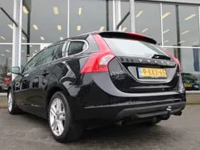 Volvo V60 T3 Automaat Momentum thumbnail 3