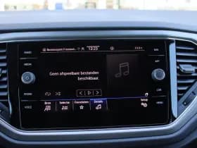 Volkswagen T-Roc 1.5 TSI Automaat Style Business thumbnail 44