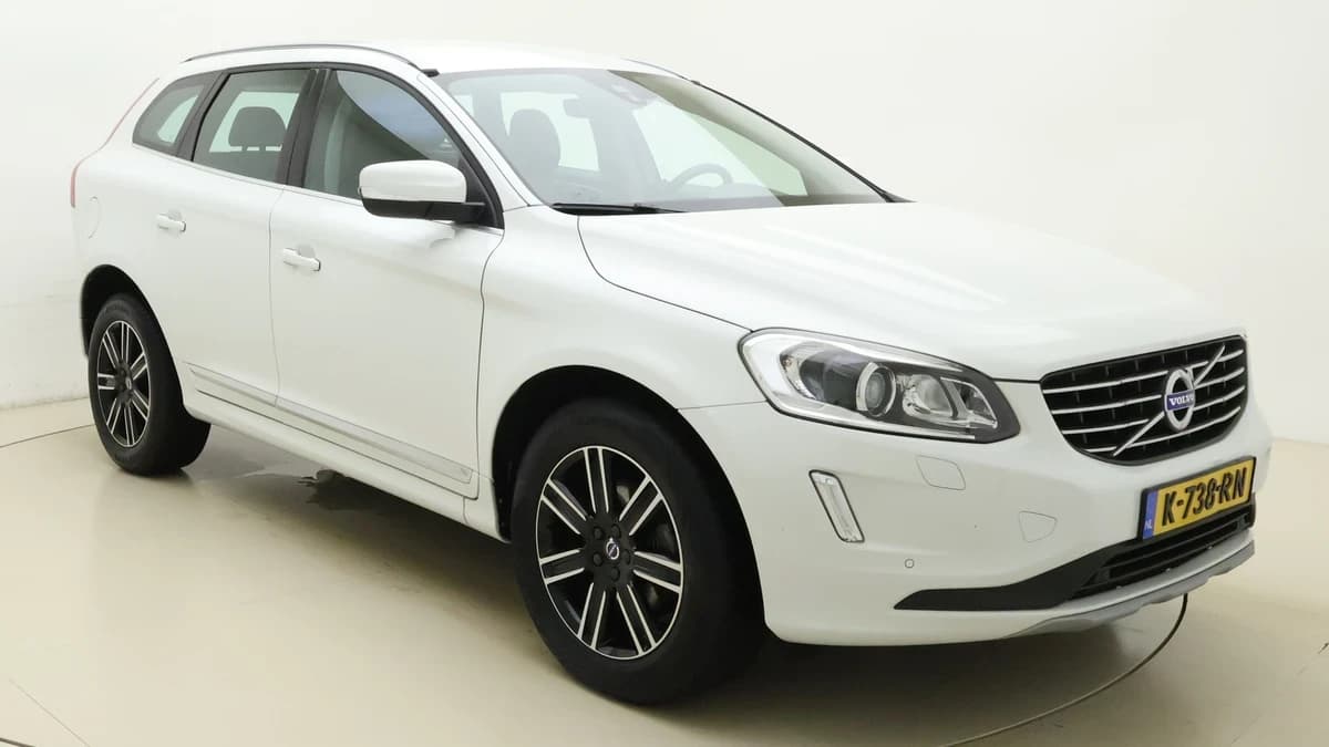 Volvo XC60 D3 150pk Polar+ / Lederen bekleding / Stoelverwarming / Elektr. verstelbare stoel / Trekhaak / All-season banden / — foto 1