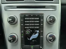 Volvo XC60 D3 150pk Polar+ / Lederen bekleding / Stoelverwarming / Elektr. verstelbare stoel / Trekhaak / All-season banden / thumbnail 29