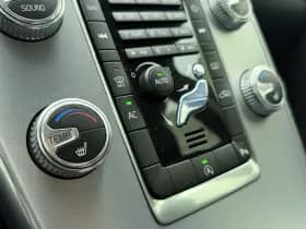 Volvo XC60 D3 150pk Polar+ / Lederen bekleding / Stoelverwarming / Elektr. verstelbare stoel / Trekhaak / All-season banden / thumbnail 32