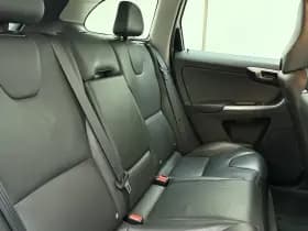 Volvo XC60 D3 150pk Polar+ / Lederen bekleding / Stoelverwarming / Elektr. verstelbare stoel / Trekhaak / All-season banden / thumbnail 8