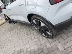 Volvo EX30 Single Motor Extended Range Ultra 69 kWh thumbnail 53