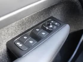 Volvo XC40 Recharge Pro thumbnail 18