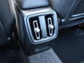 Volvo XC40 Recharge P8 AWD R-Design thumbnail 16