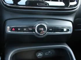 Volvo XC40 Recharge P8 AWD R-Design thumbnail 27