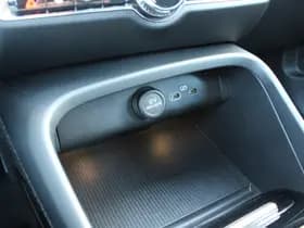 Volvo XC40 Recharge P8 AWD R-Design thumbnail 28