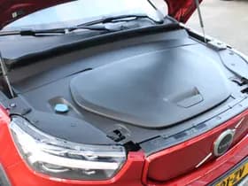 Volvo XC40 Recharge P8 AWD R-Design thumbnail 36