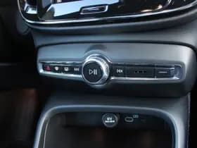 Volvo XC40 Recharge P8 AWD R-Design thumbnail 51