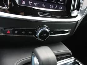 Volvo V60 2.0 T6 Plug-in hybrid AWD Plus Dark thumbnail 27