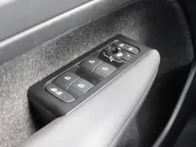 Volvo XC40 thumbnail 18