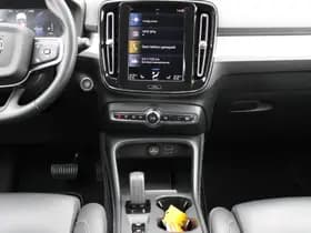 Volvo XC40 thumbnail 40