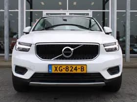 Volvo XC40 thumbnail 4