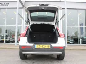 Volvo XC40 thumbnail 6