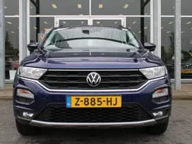 Volkswagen T-Roc thumbnail 4