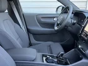 Volvo XC40 Extended Range Plus 82 kWh / Adaptieve cruise control / verwarmbare voorstoelen / Trekhaak / thumbnail 17