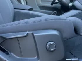 Volvo XC40 Extended Range Plus 82 kWh / Adaptieve cruise control / verwarmbare voorstoelen / Trekhaak / thumbnail 24