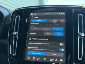 Volvo XC40 Extended Range Plus 82 kWh / Adaptieve cruise control / verwarmbare voorstoelen / Trekhaak / thumbnail 28