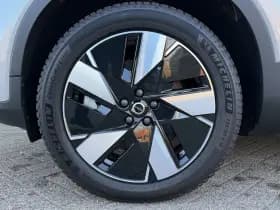 Volvo XC40 Extended Range Plus 82 kWh / Adaptieve cruise control / verwarmbare voorstoelen / Trekhaak / thumbnail 6