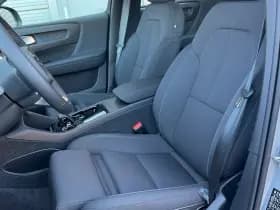 Volvo XC40 Extended Range Plus 82 kWh / Adaptieve cruise control / verwarmbare voorstoelen / Trekhaak / thumbnail 9