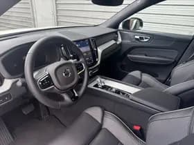 Volvo XC60 T6 350 PK Plug-in hybrid AWD Ultra Dark / 360 camera/ Luchtvering / Black Sheep pakket / thumbnail 11