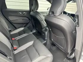 Volvo XC60 T6 350 PK Plug-in hybrid AWD Ultra Dark / 360 camera/ Luchtvering / Black Sheep pakket / thumbnail 13