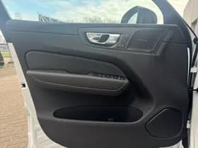 Volvo XC60 T6 350 PK Plug-in hybrid AWD Ultra Dark / 360 camera/ Luchtvering / Black Sheep pakket / thumbnail 18