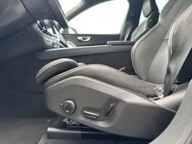 Volvo XC60 T6 350 PK Plug-in hybrid AWD Ultra Dark / 360 camera/ Luchtvering / Black Sheep pakket / thumbnail 25