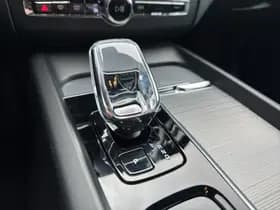 Volvo XC60 T6 350 PK Plug-in hybrid AWD Ultra Dark / 360 camera/ Luchtvering / Black Sheep pakket / thumbnail 28