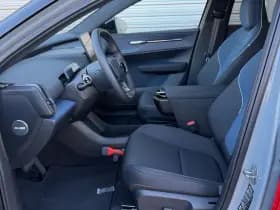 Volvo EX30 Extended Range Ultra 69 kWh / Alleen bij Jacob Schaap / Velgen 21" Everlast / Fusion RED Wrap / Verlaagd / thumbnail 10