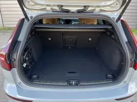 Volvo V60 T6 Plug-in hybrid AWD Plus Dark / Custom made Black Sheep uitvoering / 20" Heico matt Bronze / Heico verlaagd / Geventileerd Amber Leder / thumbnail 13