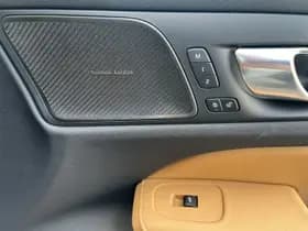 Volvo V60 T6 Plug-in hybrid AWD Plus Dark / Custom made Black Sheep uitvoering / 20" Heico matt Bronze / Heico verlaagd / Geventileerd Amber Leder / thumbnail 28