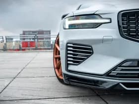 Volvo V60 T6 Plug-in hybrid AWD Plus Dark / Custom made Black Sheep uitvoering / 20" Heico matt Bronze / Heico verlaagd / Geventileerd Amber Leder / thumbnail 4